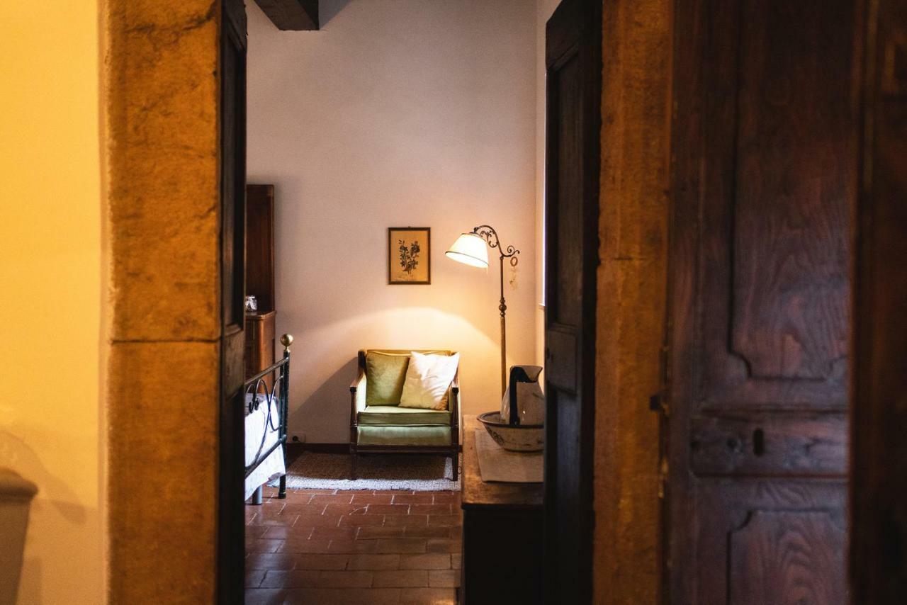 Aurora Medieval House Sermoneta Bagian luar foto