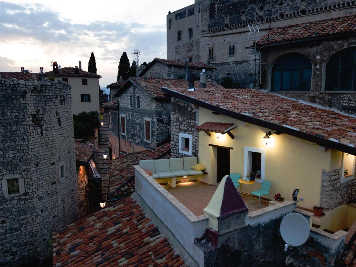Aurora Medieval House Sermoneta Bagian luar foto